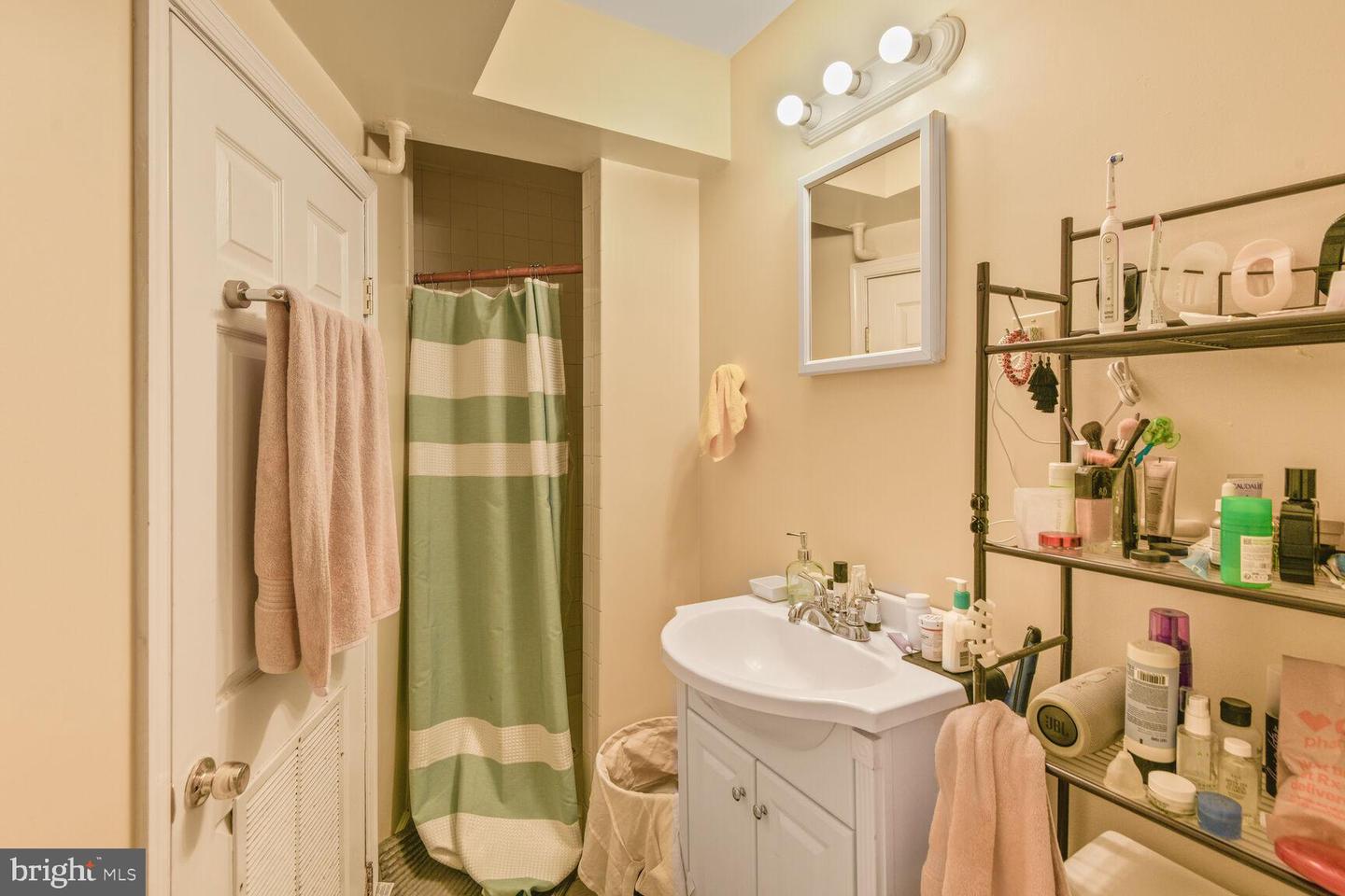 3905 BENTON ST NW, WASHINGTON, District Of Columbia 20007, 4 Bedrooms Bedrooms, ,3 BathroomsBathrooms,Residential,For sale,3905 BENTON ST NW,DCDC2205472 MLS # DCDC2205472