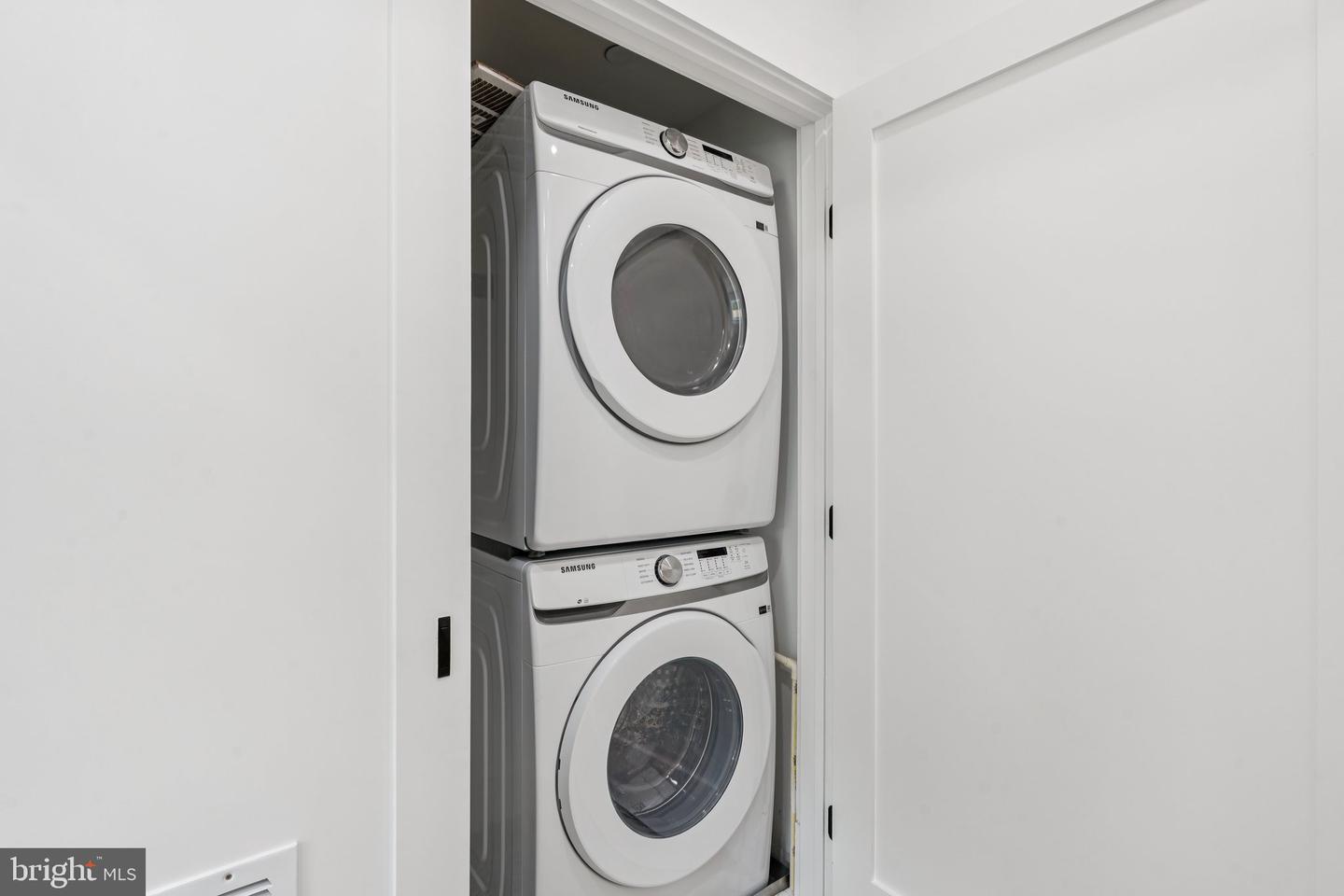 636 EDGEWOOD ST NE #B, WASHINGTON, District Of Columbia 20017, 3 Bedrooms Bedrooms, ,2 BathroomsBathrooms,Residential,For sale,636 EDGEWOOD ST NE #B,DCDC2205508 MLS # DCDC2205508