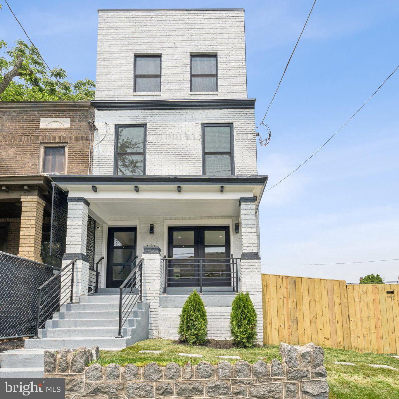 636 EDGEWOOD ST NE #B, WASHINGTON, District Of Columbia 20017, 3 Bedrooms Bedrooms, ,2 BathroomsBathrooms,Residential,For sale,636 EDGEWOOD ST NE #B,DCDC2205508 MLS # DCDC2205508