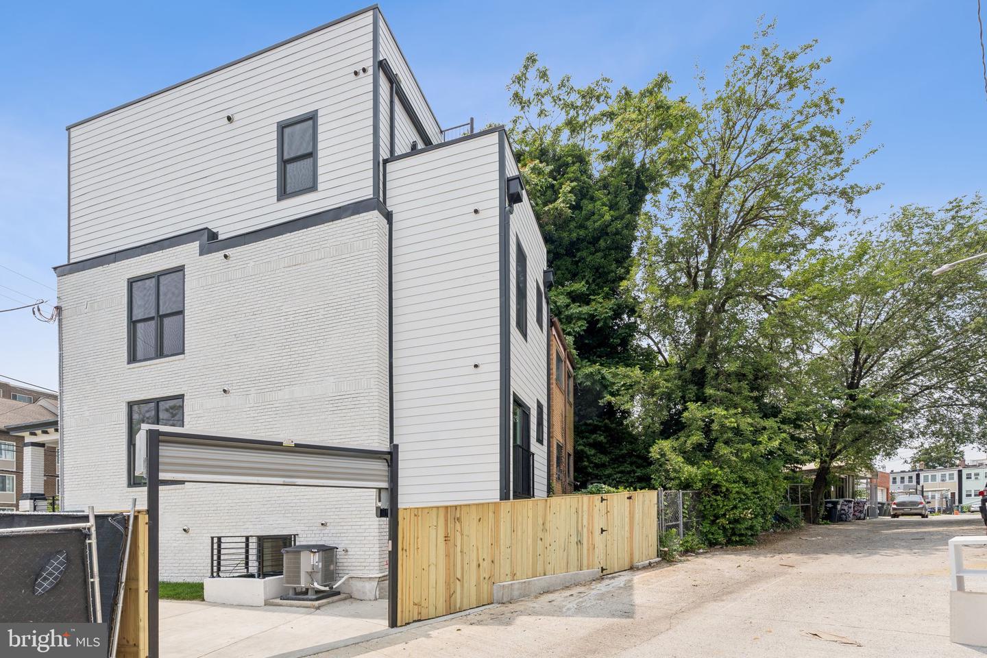 636 EDGEWOOD ST NE #B, WASHINGTON, District Of Columbia 20017, 3 Bedrooms Bedrooms, ,2 BathroomsBathrooms,Residential,For sale,636 EDGEWOOD ST NE #B,DCDC2205508 MLS # DCDC2205508