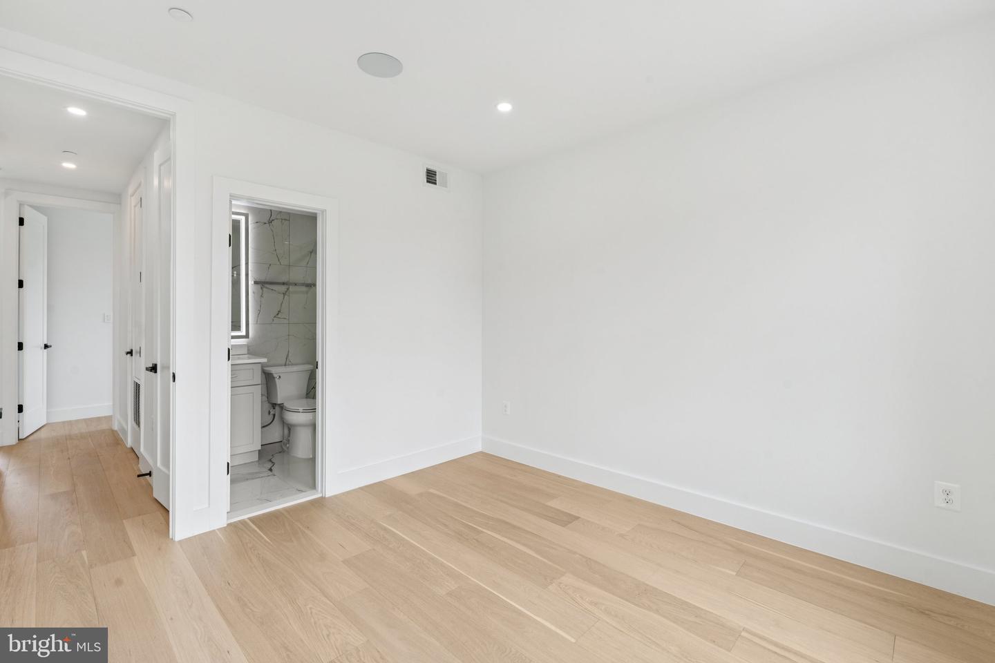 636 EDGEWOOD ST NE #B, WASHINGTON, District Of Columbia 20017, 3 Bedrooms Bedrooms, ,2 BathroomsBathrooms,Residential,For sale,636 EDGEWOOD ST NE #B,DCDC2205508 MLS # DCDC2205508