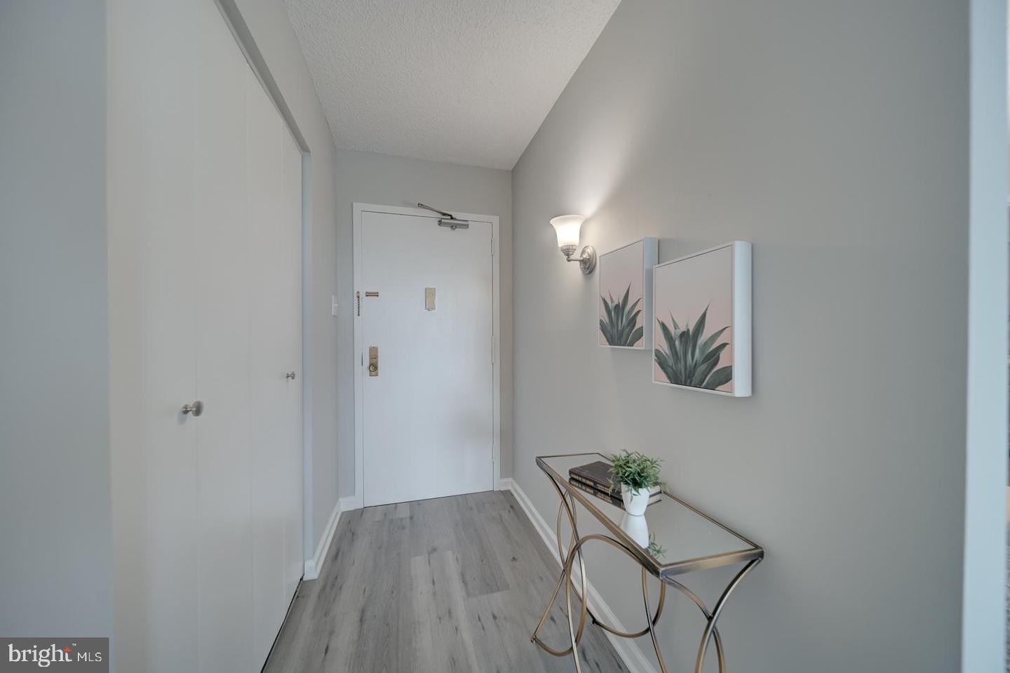 5300 HOLMES RUN PKWY #709, ALEXANDRIA, Virginia 22304, 2 Bedrooms Bedrooms, ,2 BathroomsBathrooms,Residential,For sale,5300 HOLMES RUN PKWY #709,VAAX2046490 MLS # VAAX2046490