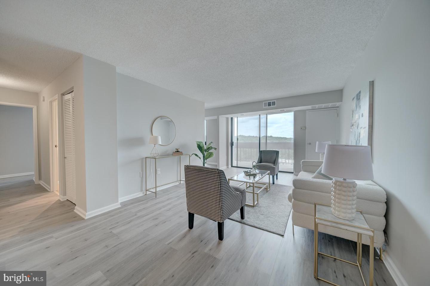 5300 HOLMES RUN PKWY #709, ALEXANDRIA, Virginia 22304, 2 Bedrooms Bedrooms, ,2 BathroomsBathrooms,Residential,For sale,5300 HOLMES RUN PKWY #709,VAAX2046490 MLS # VAAX2046490