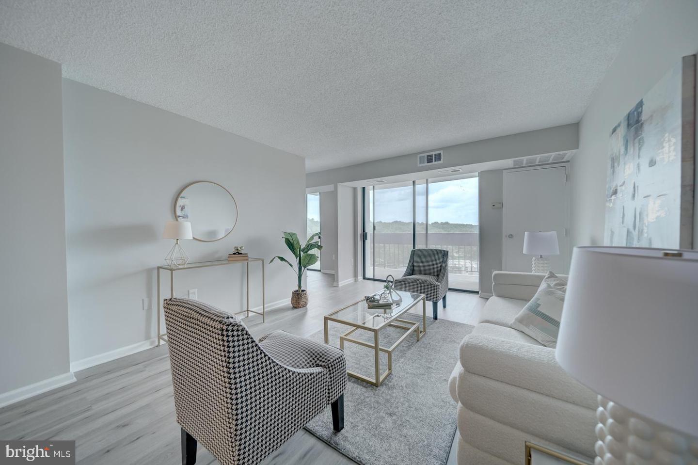 5300 HOLMES RUN PKWY #709, ALEXANDRIA, Virginia 22304, 2 Bedrooms Bedrooms, ,2 BathroomsBathrooms,Residential,For sale,5300 HOLMES RUN PKWY #709,VAAX2046490 MLS # VAAX2046490