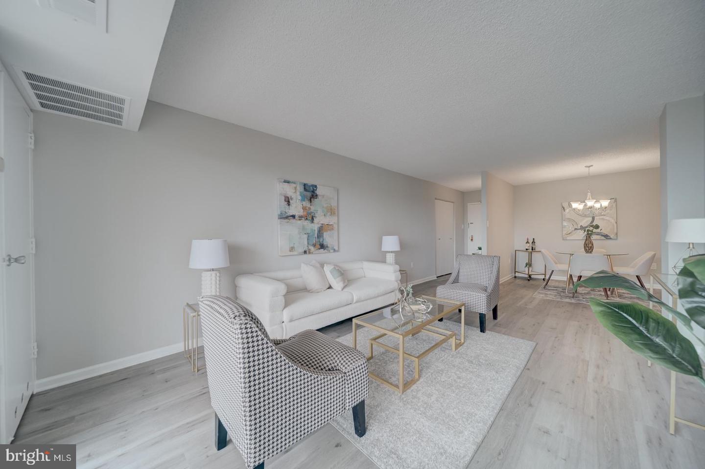 5300 HOLMES RUN PKWY #709, ALEXANDRIA, Virginia 22304, 2 Bedrooms Bedrooms, ,2 BathroomsBathrooms,Residential,For sale,5300 HOLMES RUN PKWY #709,VAAX2046490 MLS # VAAX2046490