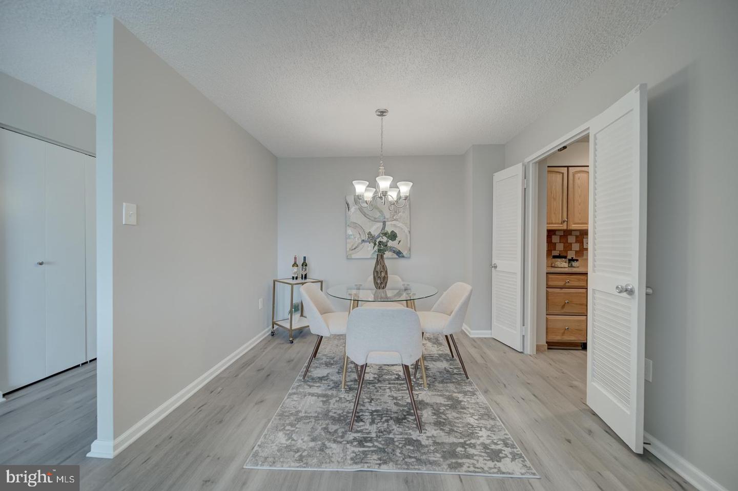 5300 HOLMES RUN PKWY #709, ALEXANDRIA, Virginia 22304, 2 Bedrooms Bedrooms, ,2 BathroomsBathrooms,Residential,For sale,5300 HOLMES RUN PKWY #709,VAAX2046490 MLS # VAAX2046490