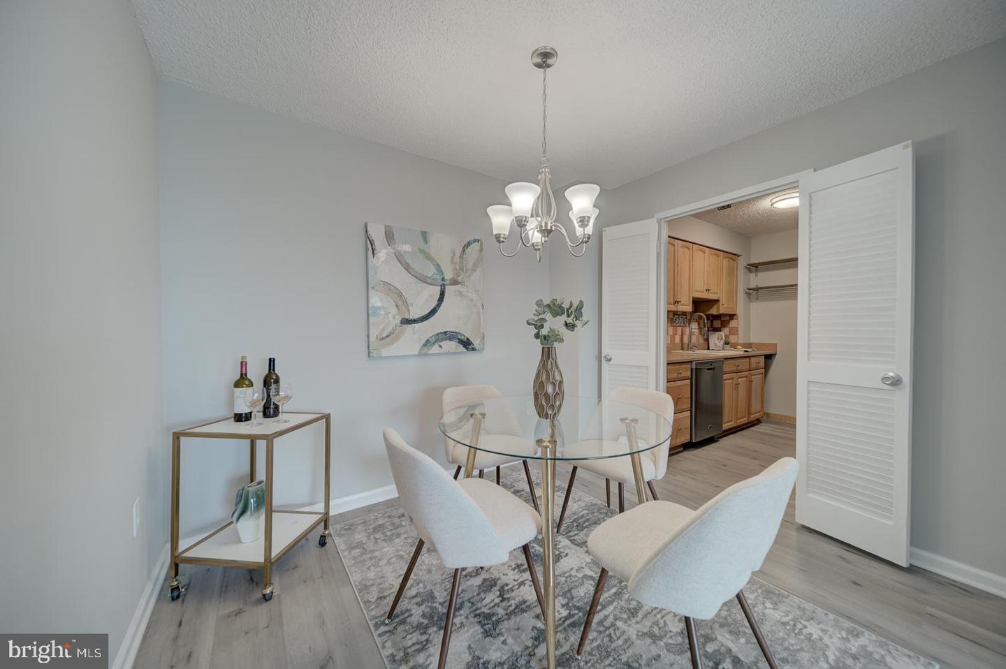 5300 HOLMES RUN PKWY #709, ALEXANDRIA, Virginia 22304, 2 Bedrooms Bedrooms, ,2 BathroomsBathrooms,Residential,For sale,5300 HOLMES RUN PKWY #709,VAAX2046490 MLS # VAAX2046490