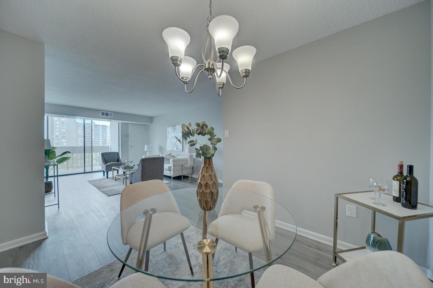 5300 HOLMES RUN PKWY #709, ALEXANDRIA, Virginia 22304, 2 Bedrooms Bedrooms, ,2 BathroomsBathrooms,Residential,For sale,5300 HOLMES RUN PKWY #709,VAAX2046490 MLS # VAAX2046490