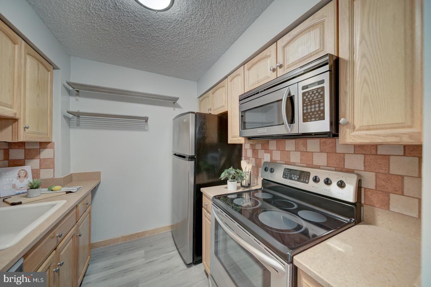 5300 HOLMES RUN PKWY #709, ALEXANDRIA, Virginia 22304, 2 Bedrooms Bedrooms, ,2 BathroomsBathrooms,Residential,For sale,5300 HOLMES RUN PKWY #709,VAAX2046490 MLS # VAAX2046490