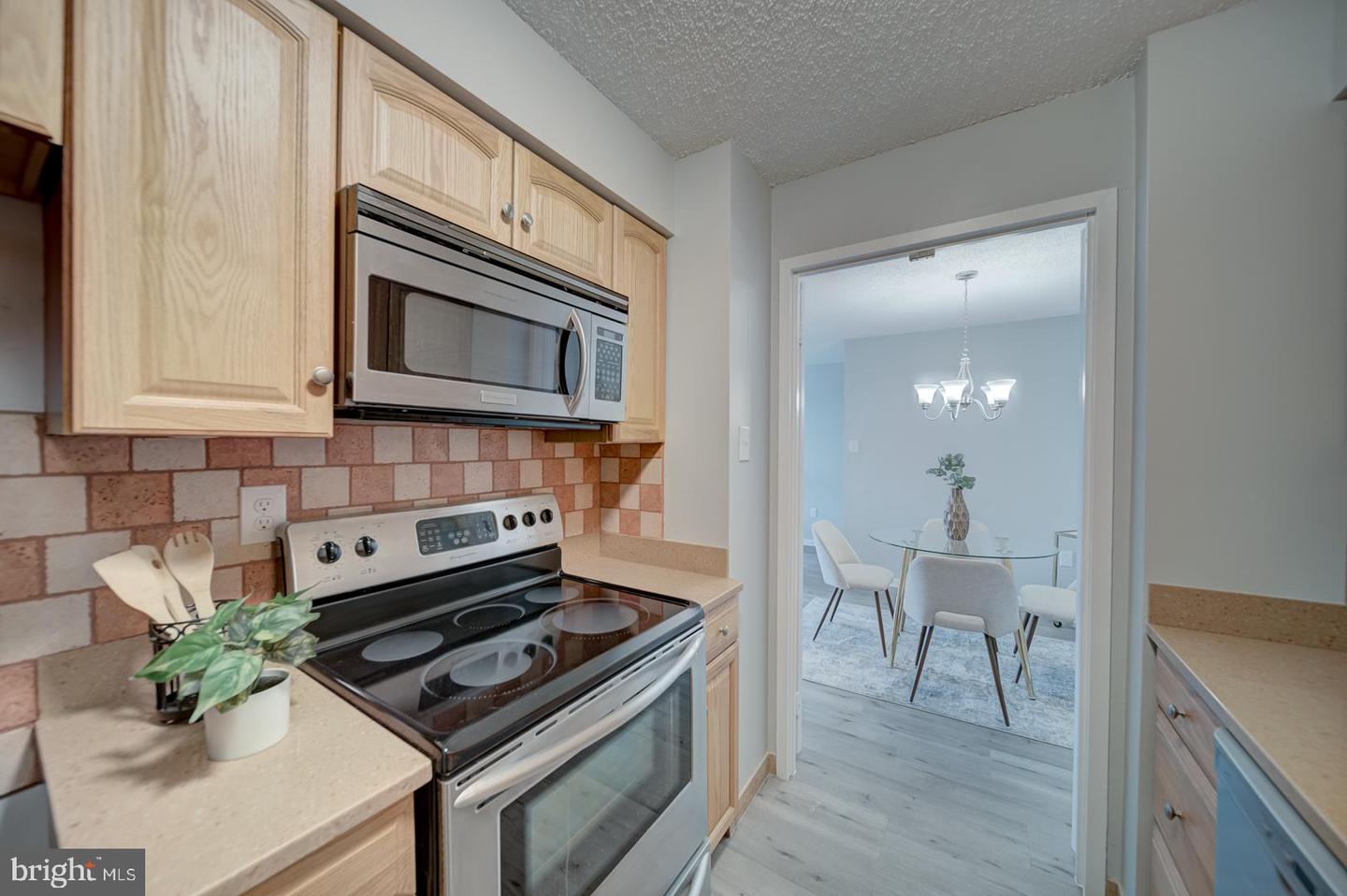 5300 HOLMES RUN PKWY #709, ALEXANDRIA, Virginia 22304, 2 Bedrooms Bedrooms, ,2 BathroomsBathrooms,Residential,For sale,5300 HOLMES RUN PKWY #709,VAAX2046490 MLS # VAAX2046490