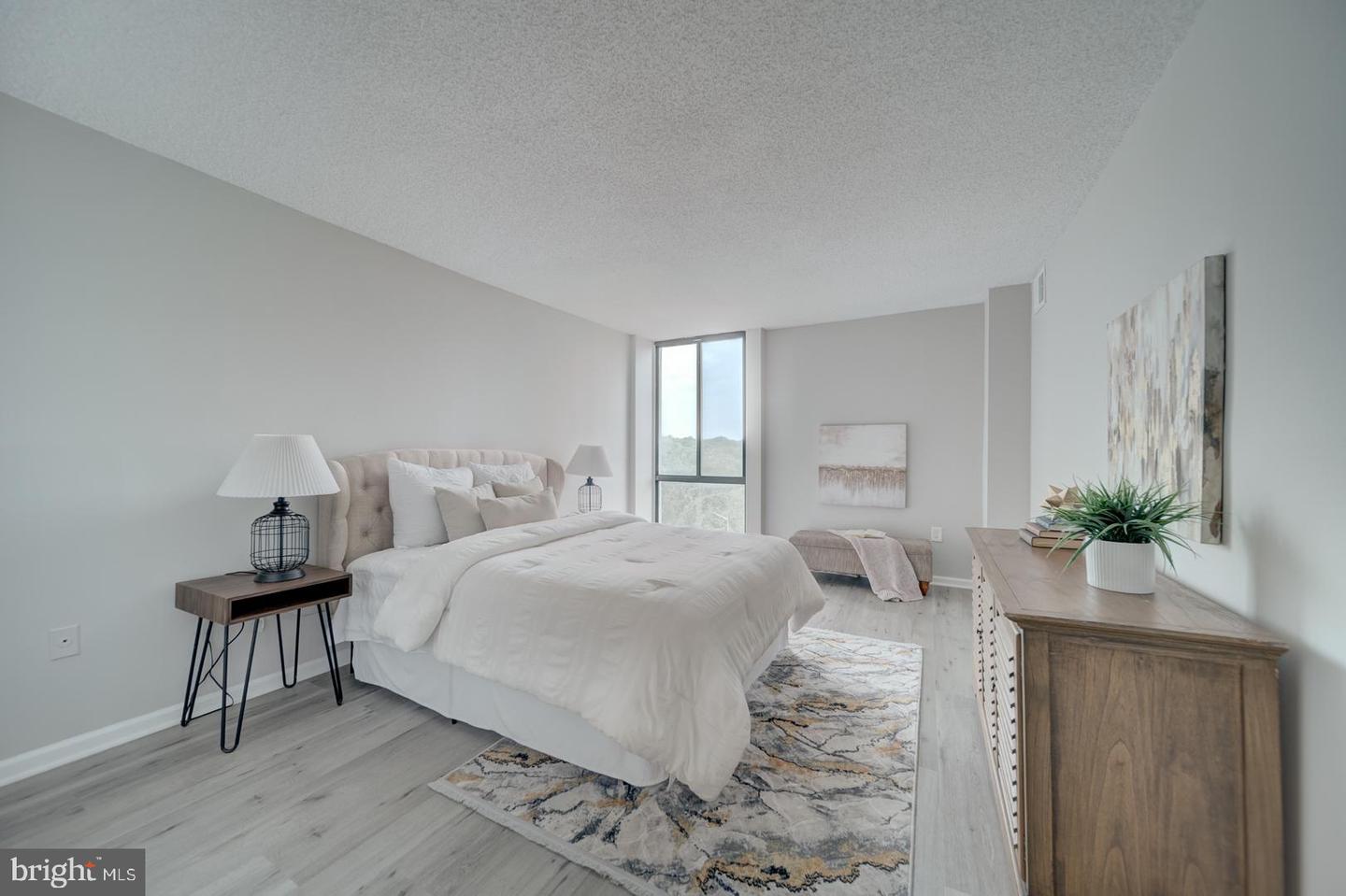 5300 HOLMES RUN PKWY #709, ALEXANDRIA, Virginia 22304, 2 Bedrooms Bedrooms, ,2 BathroomsBathrooms,Residential,For sale,5300 HOLMES RUN PKWY #709,VAAX2046490 MLS # VAAX2046490