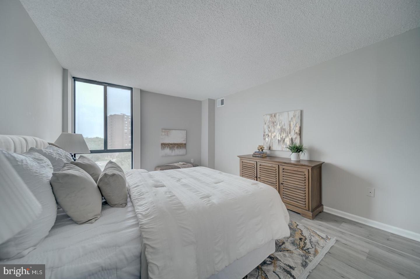 5300 HOLMES RUN PKWY #709, ALEXANDRIA, Virginia 22304, 2 Bedrooms Bedrooms, ,2 BathroomsBathrooms,Residential,For sale,5300 HOLMES RUN PKWY #709,VAAX2046490 MLS # VAAX2046490