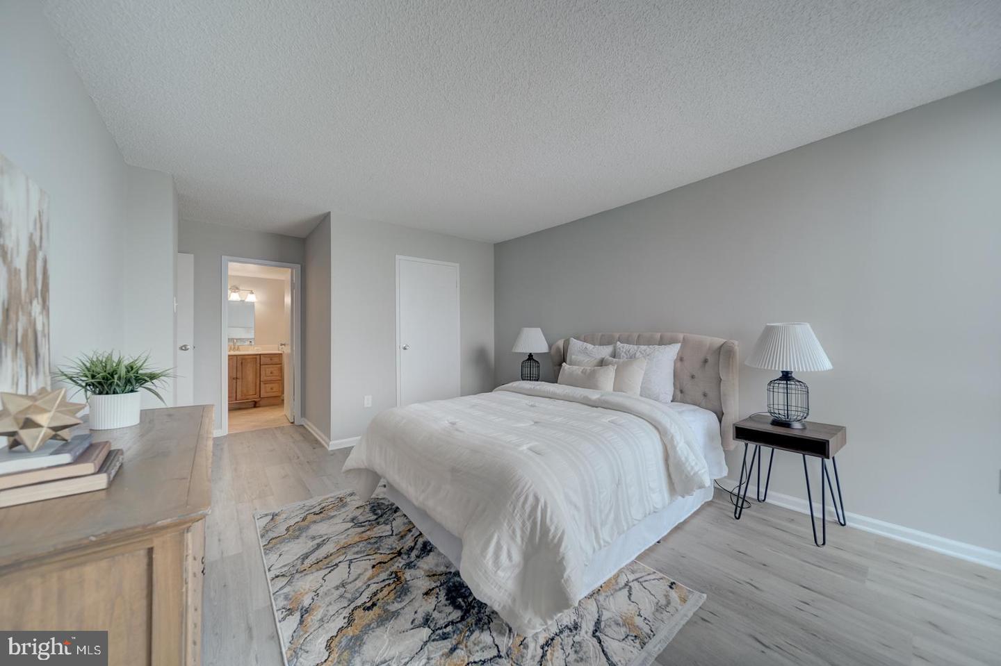 5300 HOLMES RUN PKWY #709, ALEXANDRIA, Virginia 22304, 2 Bedrooms Bedrooms, ,2 BathroomsBathrooms,Residential,For sale,5300 HOLMES RUN PKWY #709,VAAX2046490 MLS # VAAX2046490