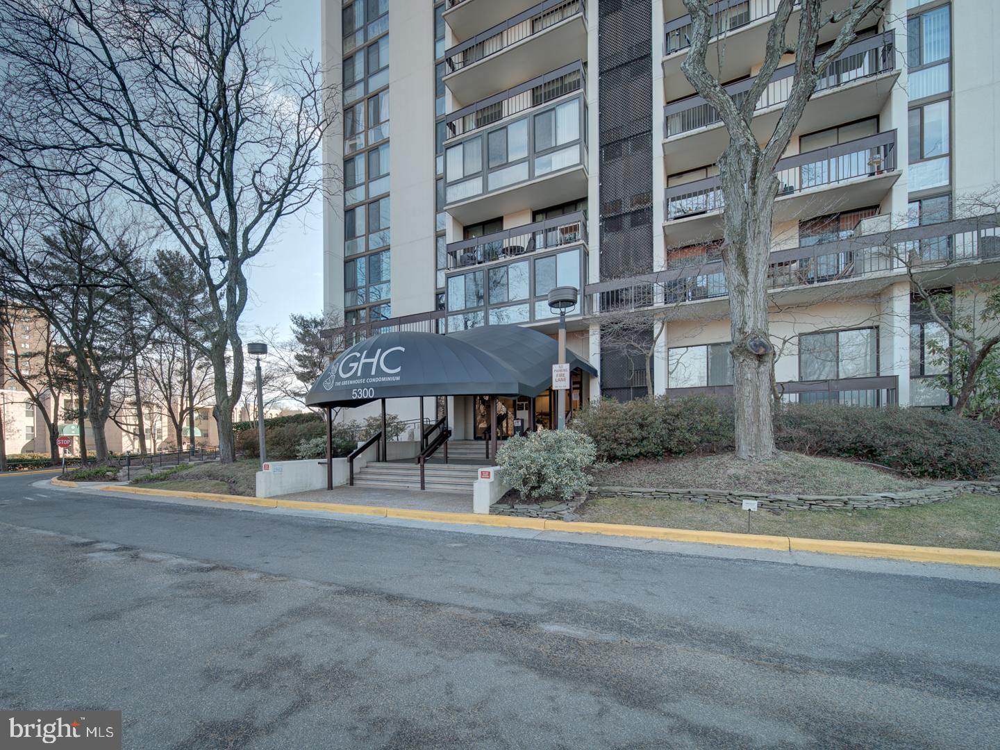 5300 HOLMES RUN PKWY #709, ALEXANDRIA, Virginia 22304, 2 Bedrooms Bedrooms, ,2 BathroomsBathrooms,Residential,For sale,5300 HOLMES RUN PKWY #709,VAAX2046490 MLS # VAAX2046490