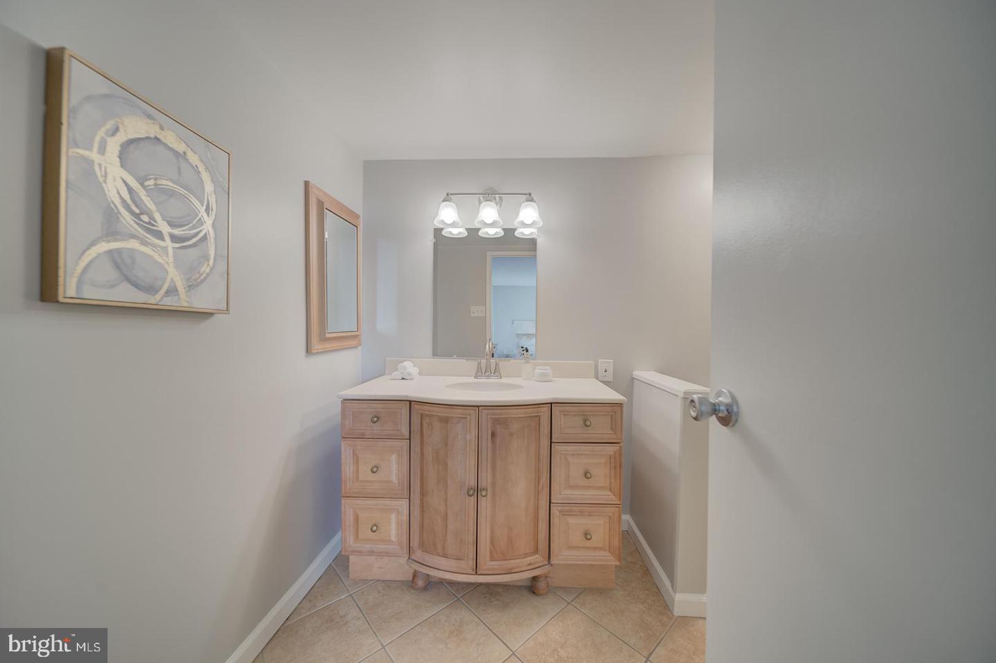 5300 HOLMES RUN PKWY #709, ALEXANDRIA, Virginia 22304, 2 Bedrooms Bedrooms, ,2 BathroomsBathrooms,Residential,For sale,5300 HOLMES RUN PKWY #709,VAAX2046490 MLS # VAAX2046490