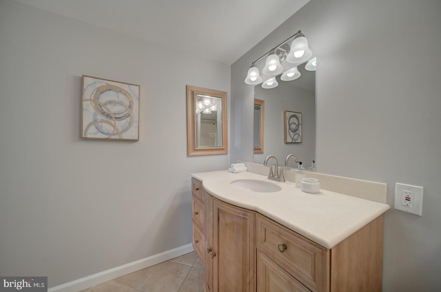 5300 HOLMES RUN PKWY #709, ALEXANDRIA, Virginia 22304, 2 Bedrooms Bedrooms, ,2 BathroomsBathrooms,Residential,For sale,5300 HOLMES RUN PKWY #709,VAAX2046490 MLS # VAAX2046490