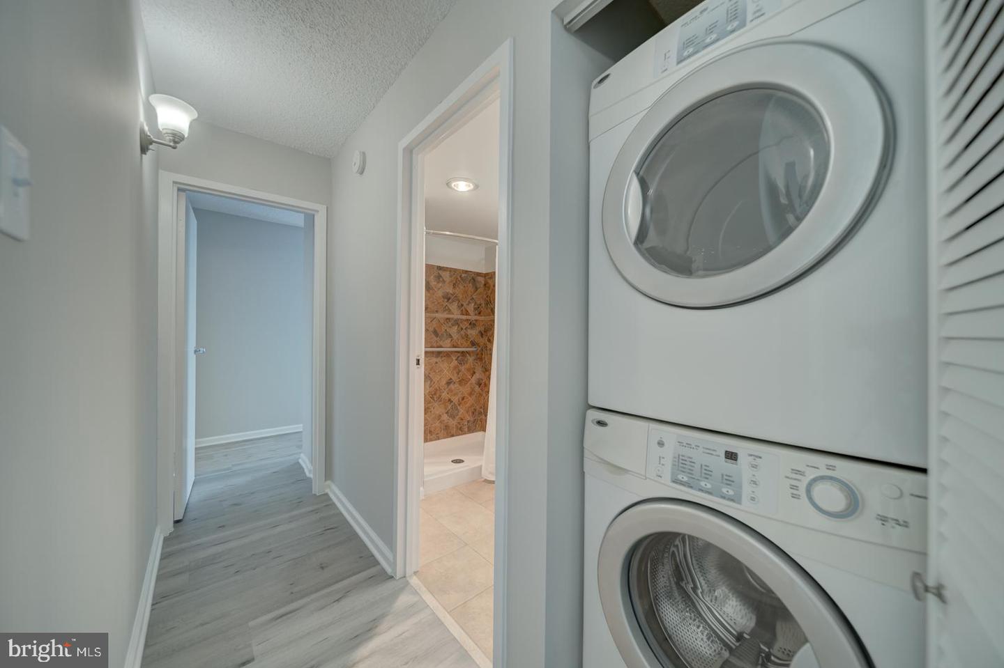 5300 HOLMES RUN PKWY #709, ALEXANDRIA, Virginia 22304, 2 Bedrooms Bedrooms, ,2 BathroomsBathrooms,Residential,For sale,5300 HOLMES RUN PKWY #709,VAAX2046490 MLS # VAAX2046490