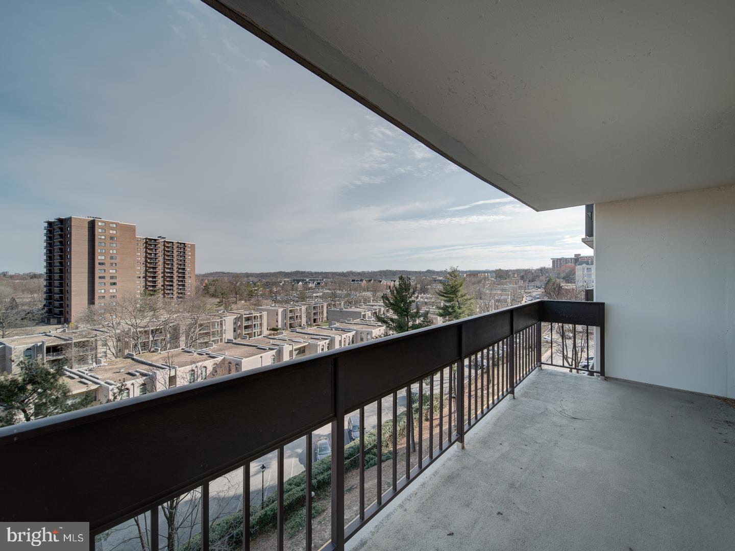 5300 HOLMES RUN PKWY #709, ALEXANDRIA, Virginia 22304, 2 Bedrooms Bedrooms, ,2 BathroomsBathrooms,Residential,For sale,5300 HOLMES RUN PKWY #709,VAAX2046490 MLS # VAAX2046490