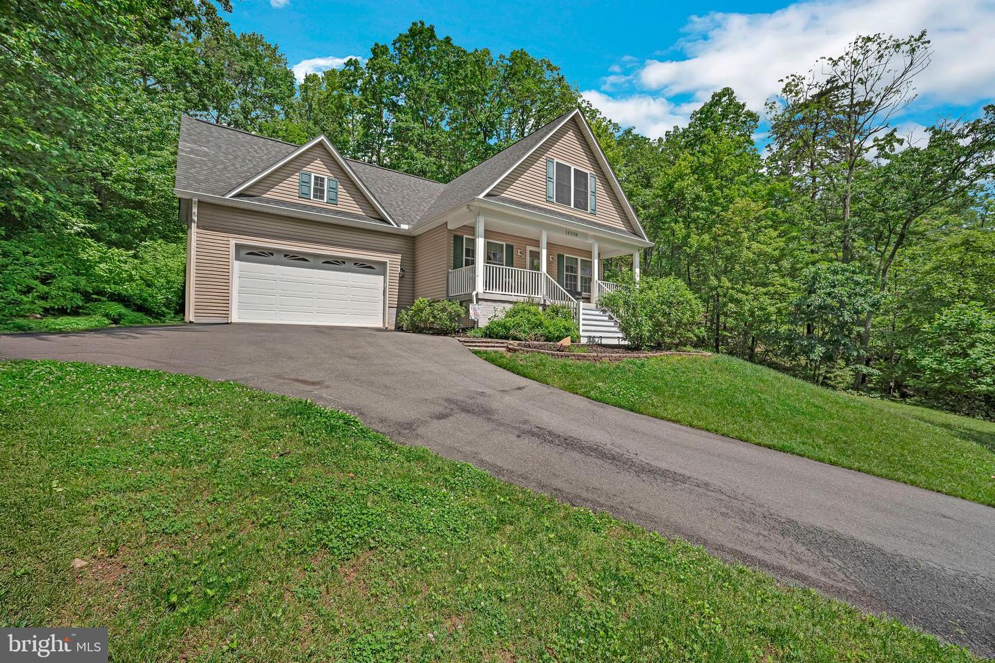 16206 TIFFANY LN, HAYMARKET, Virginia 20169, 3 Bedrooms Bedrooms, ,2 BathroomsBathrooms,Residential,For sale,16206 TIFFANY LN,VAPW2097004 MLS # VAPW2097004