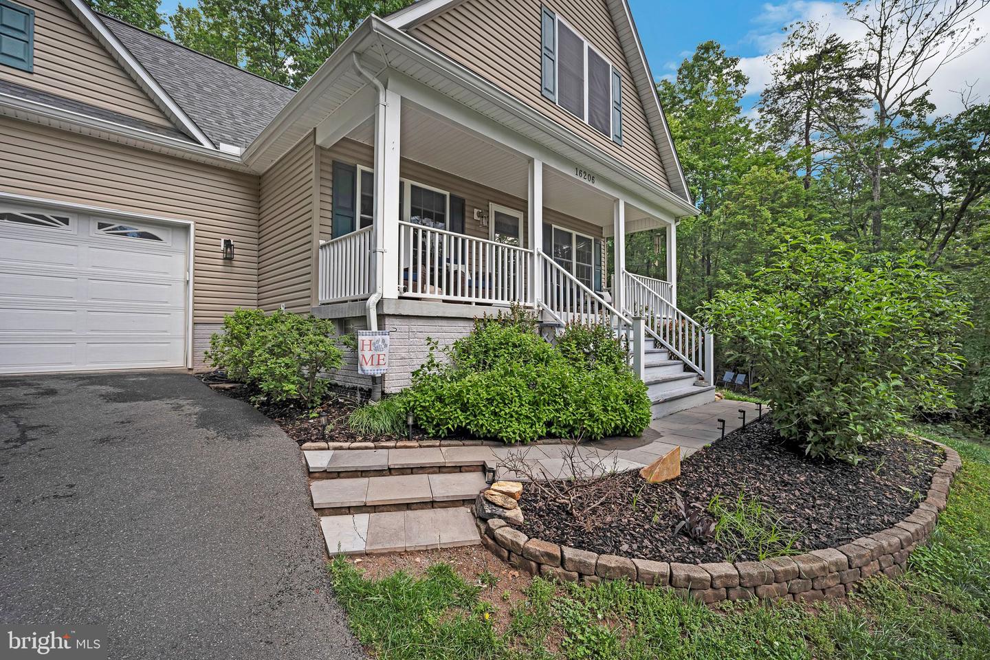 16206 TIFFANY LN, HAYMARKET, Virginia 20169, 3 Bedrooms Bedrooms, ,2 BathroomsBathrooms,Residential,For sale,16206 TIFFANY LN,VAPW2097004 MLS # VAPW2097004