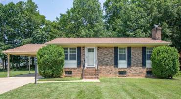 405 CONFEDERATE BLVD, FREDERICKSBURG, Virginia 22401, 3 Bedrooms Bedrooms, ,2 BathroomsBathrooms,Residential,For sale,405 CONFEDERATE BLVD,VAFB2008430 MLS # VAFB2008430