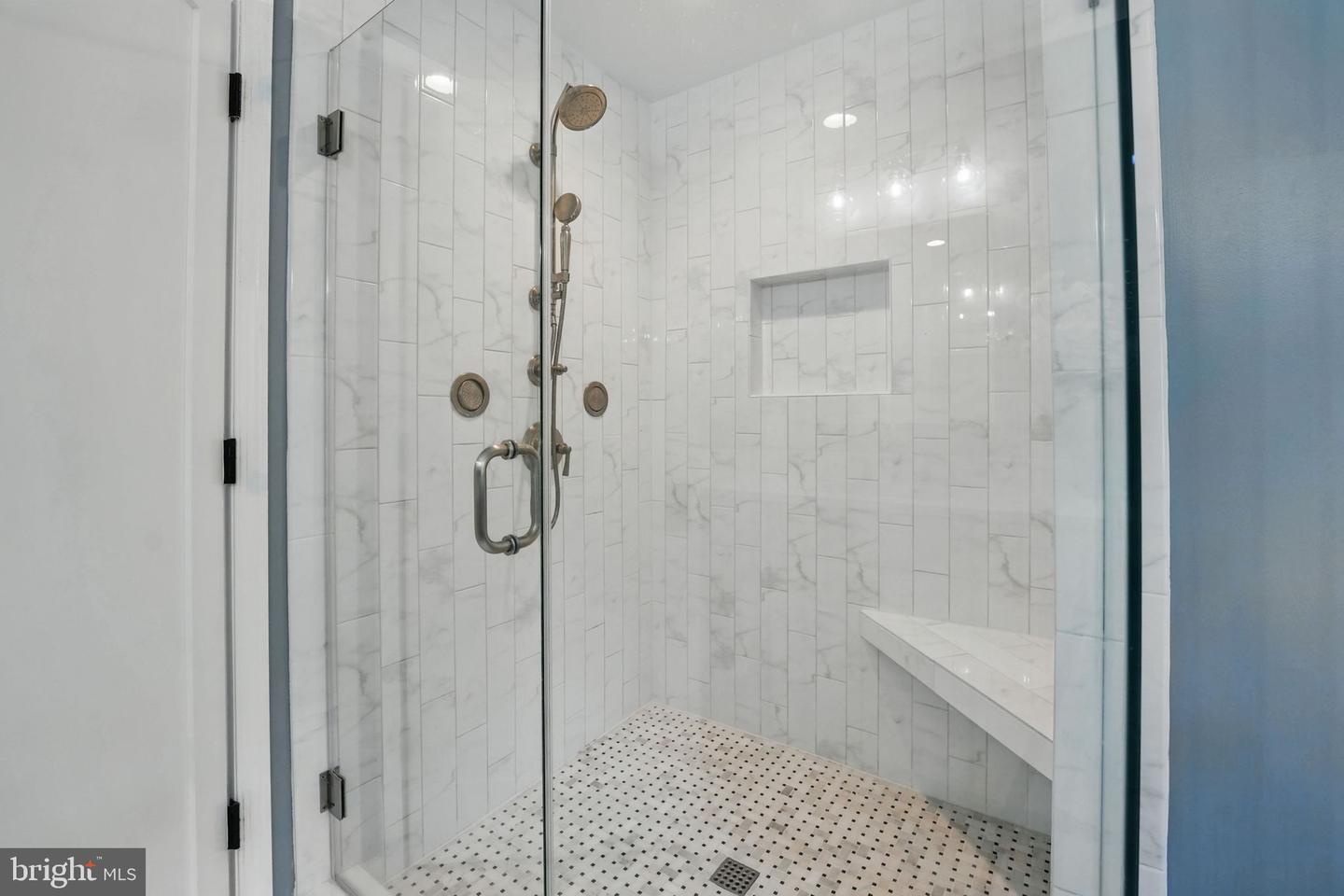 6134 LONG MEADOW RD, MCLEAN, Virginia 22101, 4 Bedrooms Bedrooms, ,2 BathroomsBathrooms,Residential,For sale,6134 LONG MEADOW RD,VAFX2247414 MLS # VAFX2247414