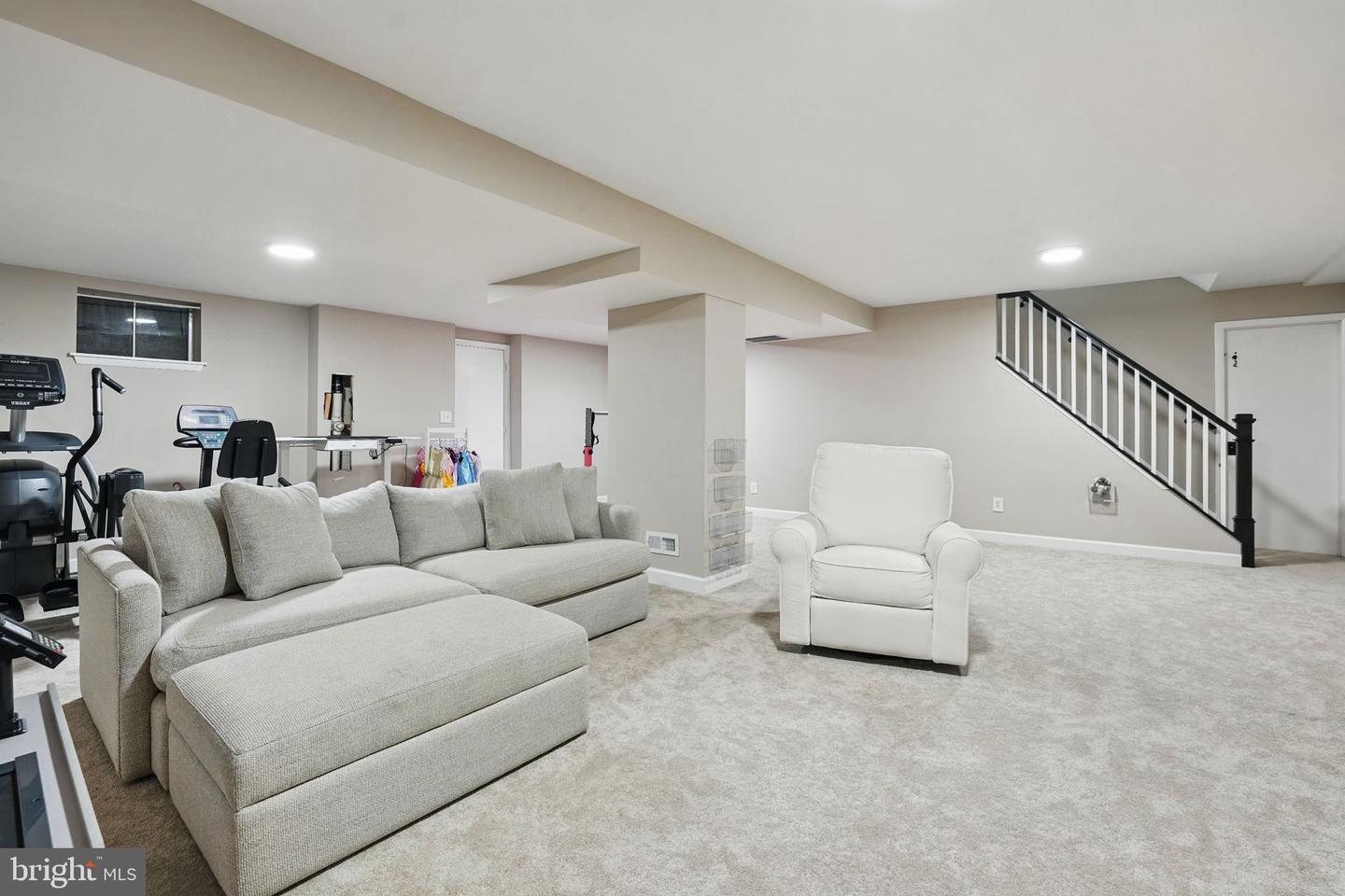 6134 LONG MEADOW RD, MCLEAN, Virginia 22101, 4 Bedrooms Bedrooms, ,2 BathroomsBathrooms,Residential,For sale,6134 LONG MEADOW RD,VAFX2247414 MLS # VAFX2247414