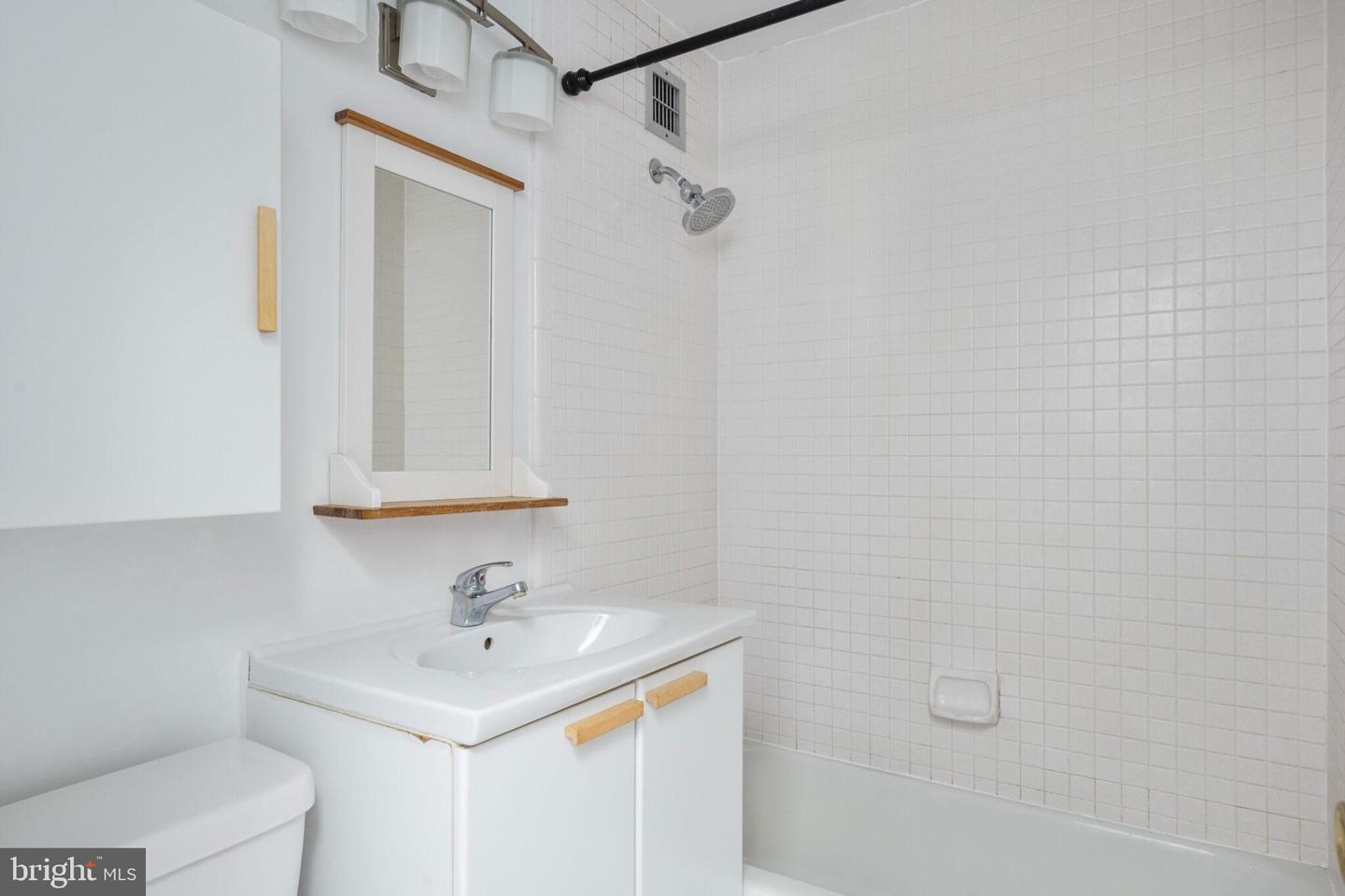 1111 ARLINGTON BLVD #707, ARLINGTON, Virginia 22209, 1 Bedroom Bedrooms, ,1 BathroomBathrooms,Residential,For sale,1111 ARLINGTON BLVD #707,VAAR2059204 MLS # VAAR2059204