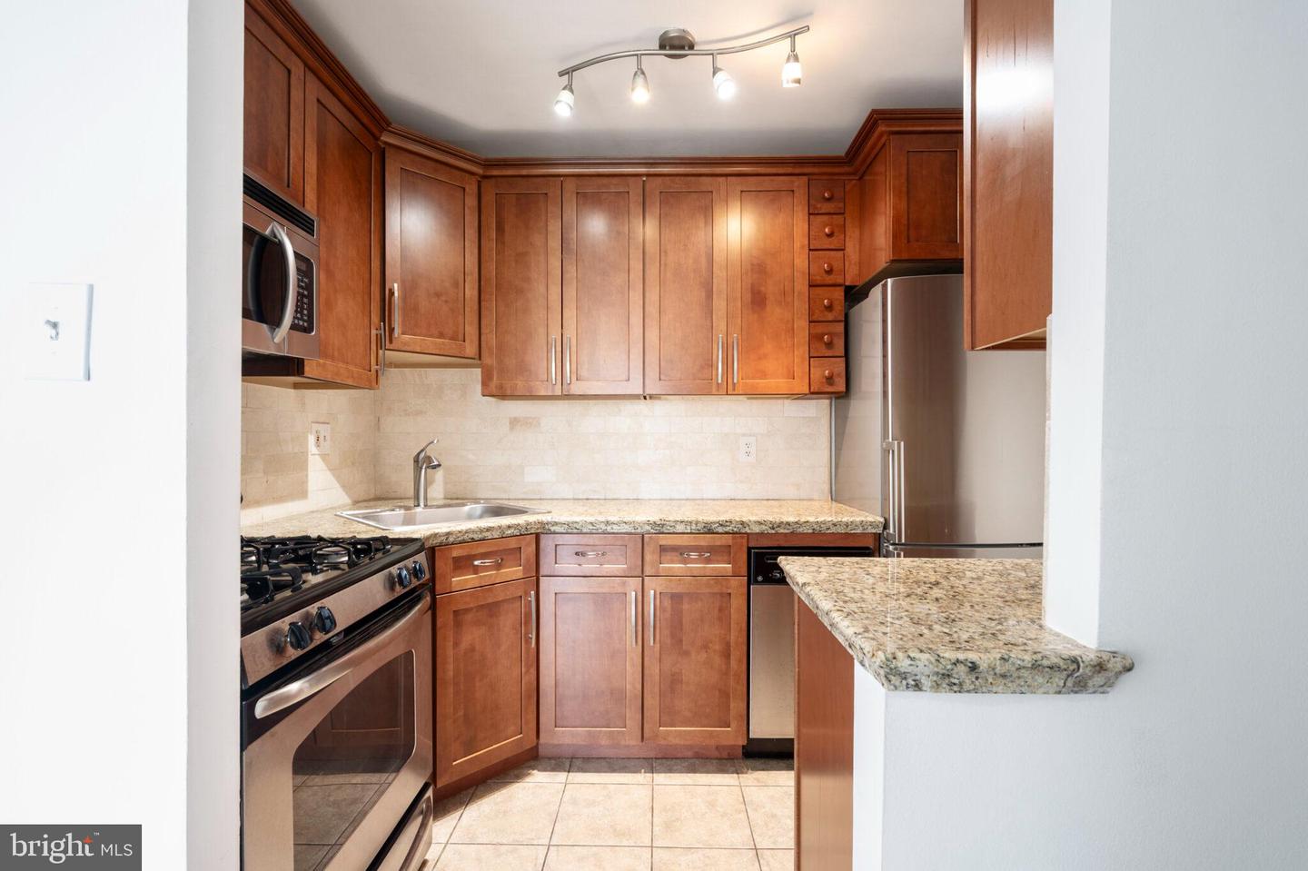 1111 ARLINGTON BLVD #707, ARLINGTON, Virginia 22209, 1 Bedroom Bedrooms, ,1 BathroomBathrooms,Residential,For sale,1111 ARLINGTON BLVD #707,VAAR2059204 MLS # VAAR2059204