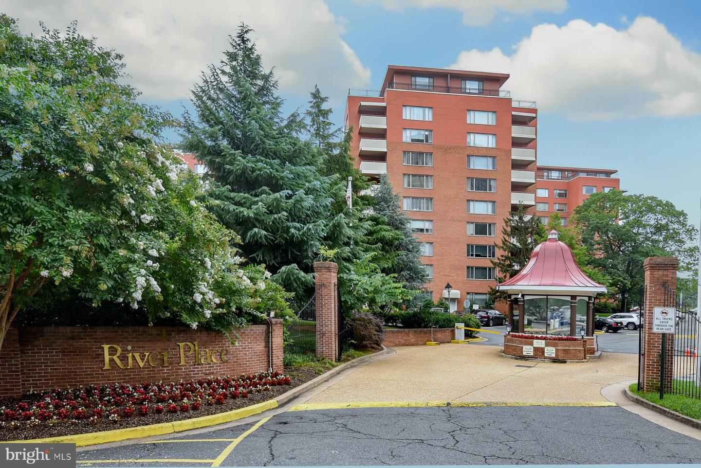 1111 ARLINGTON BLVD #707, ARLINGTON, Virginia 22209, 1 Bedroom Bedrooms, ,1 BathroomBathrooms,Residential,For sale,1111 ARLINGTON BLVD #707,VAAR2059204 MLS # VAAR2059204