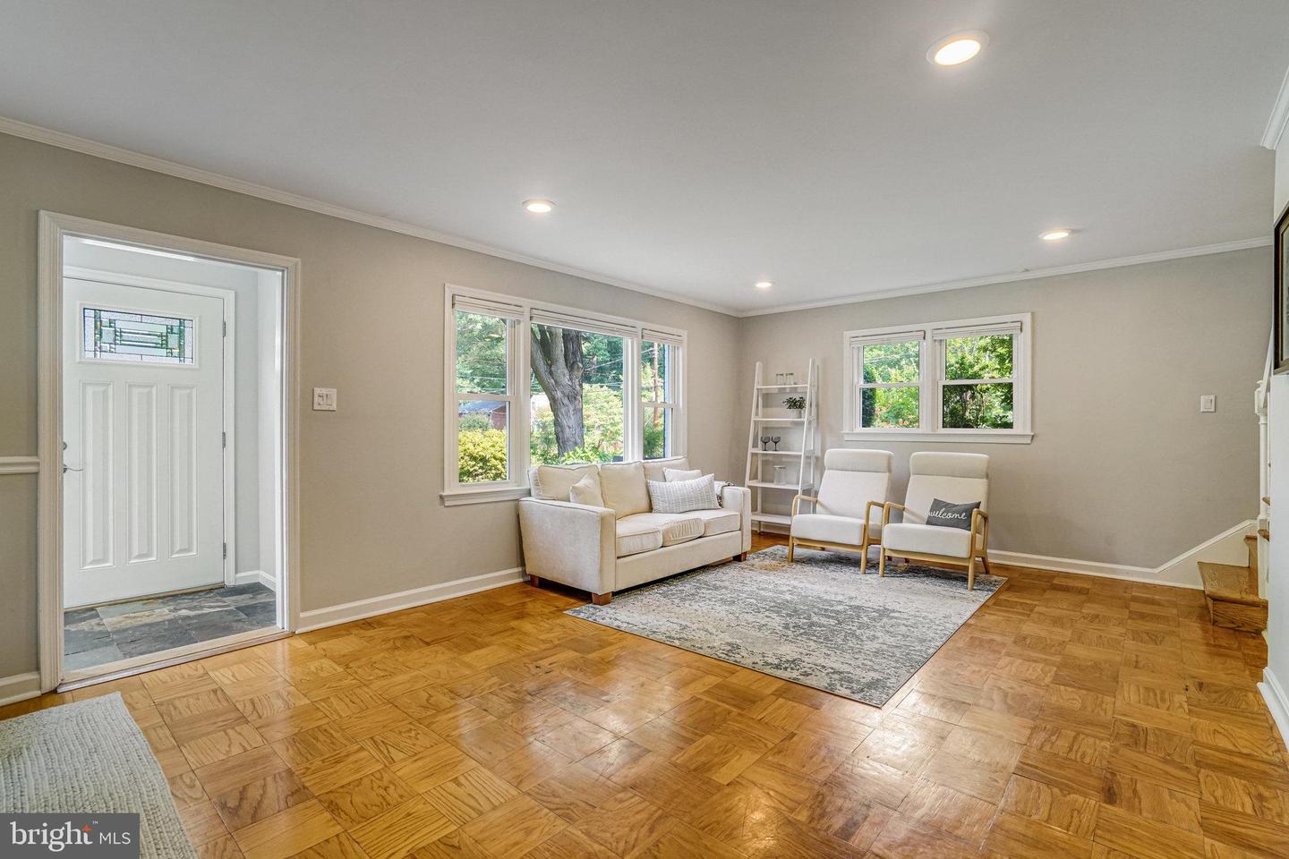 3817 LARCHWOOD RD, FALLS CHURCH, Virginia 22041, 3 Bedrooms Bedrooms, ,2 BathroomsBathrooms,Residential,For sale,3817 LARCHWOOD RD,VAFX2247430 MLS # VAFX2247430