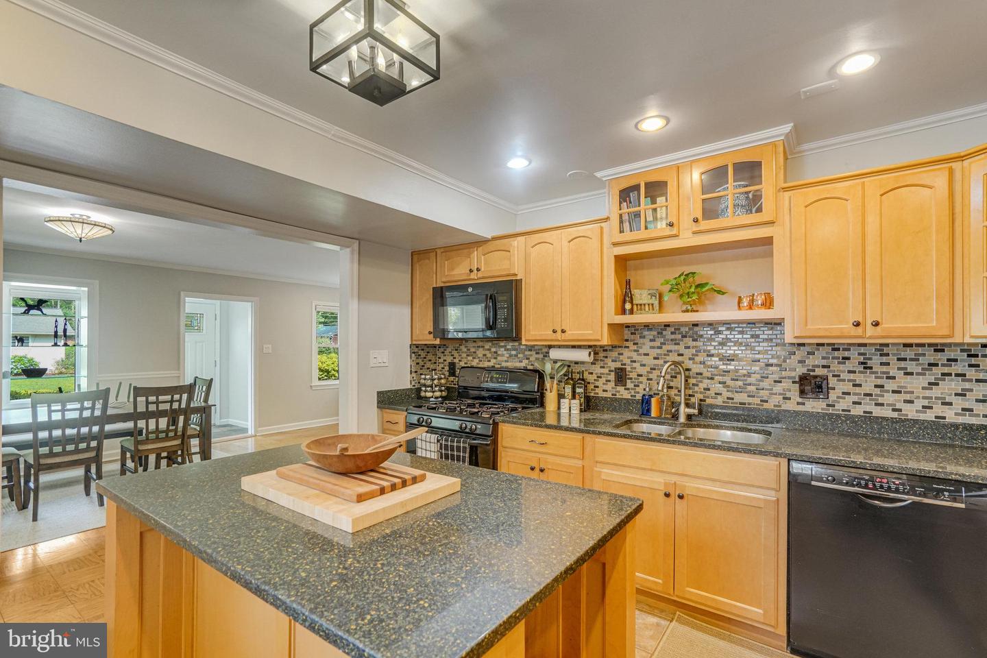 3817 LARCHWOOD RD, FALLS CHURCH, Virginia 22041, 3 Bedrooms Bedrooms, ,2 BathroomsBathrooms,Residential,For sale,3817 LARCHWOOD RD,VAFX2247430 MLS # VAFX2247430