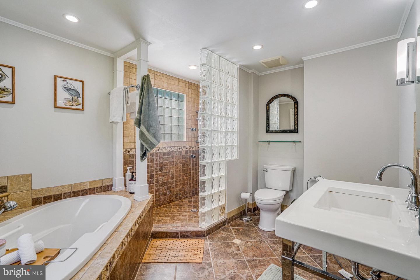 3817 LARCHWOOD RD, FALLS CHURCH, Virginia 22041, 3 Bedrooms Bedrooms, ,2 BathroomsBathrooms,Residential,For sale,3817 LARCHWOOD RD,VAFX2247430 MLS # VAFX2247430