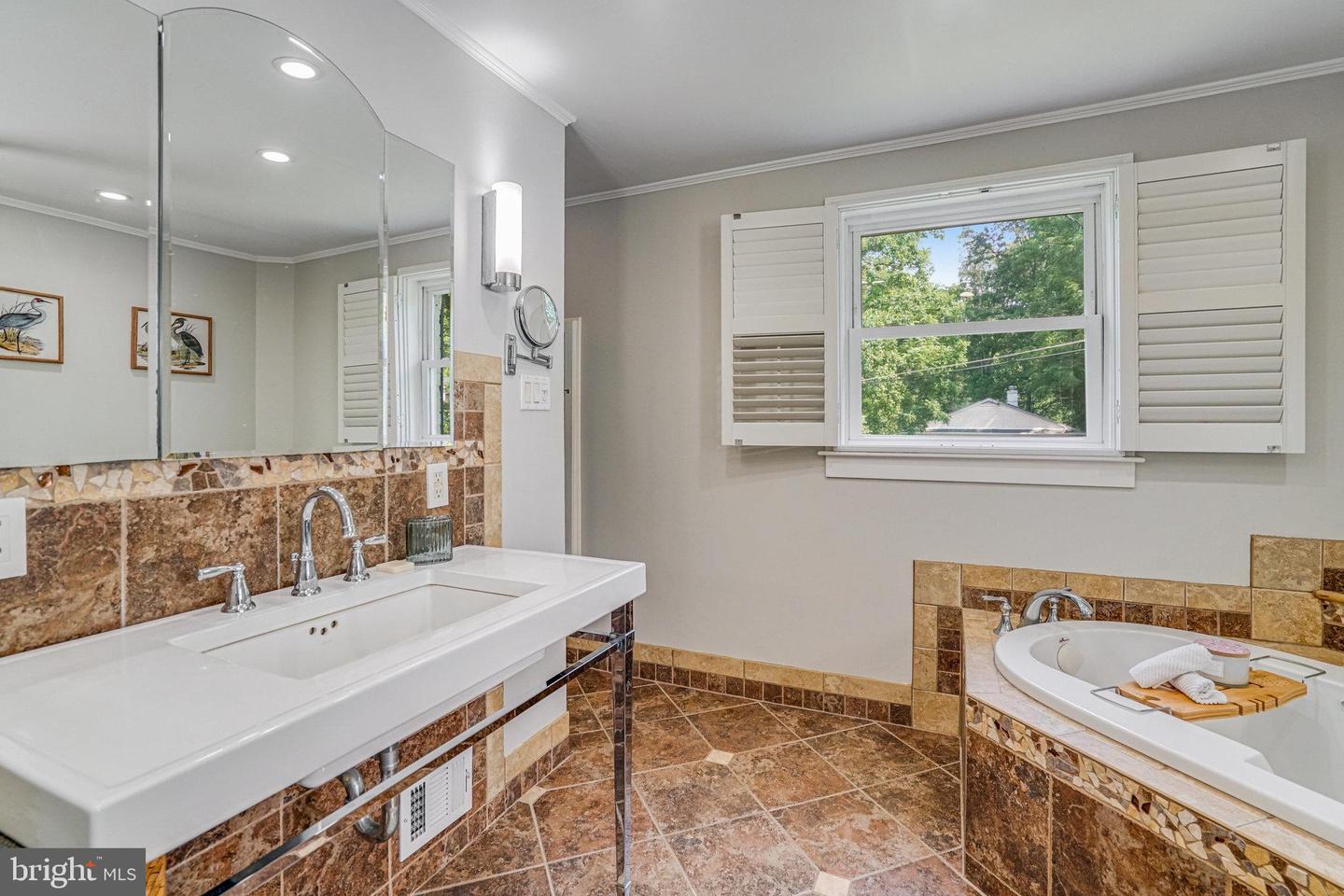 3817 LARCHWOOD RD, FALLS CHURCH, Virginia 22041, 3 Bedrooms Bedrooms, ,2 BathroomsBathrooms,Residential,For sale,3817 LARCHWOOD RD,VAFX2247430 MLS # VAFX2247430