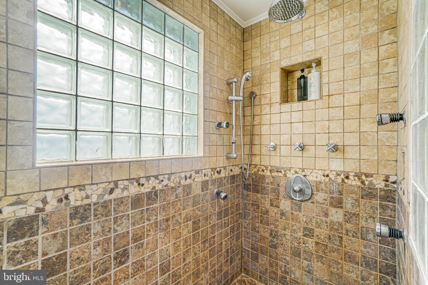 3817 LARCHWOOD RD, FALLS CHURCH, Virginia 22041, 3 Bedrooms Bedrooms, ,2 BathroomsBathrooms,Residential,For sale,3817 LARCHWOOD RD,VAFX2247430 MLS # VAFX2247430