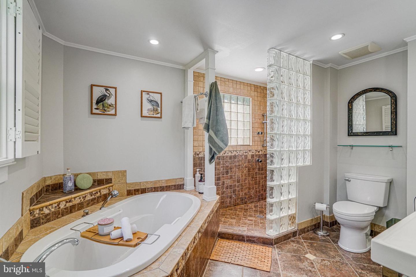 3817 LARCHWOOD RD, FALLS CHURCH, Virginia 22041, 3 Bedrooms Bedrooms, ,2 BathroomsBathrooms,Residential,For sale,3817 LARCHWOOD RD,VAFX2247430 MLS # VAFX2247430