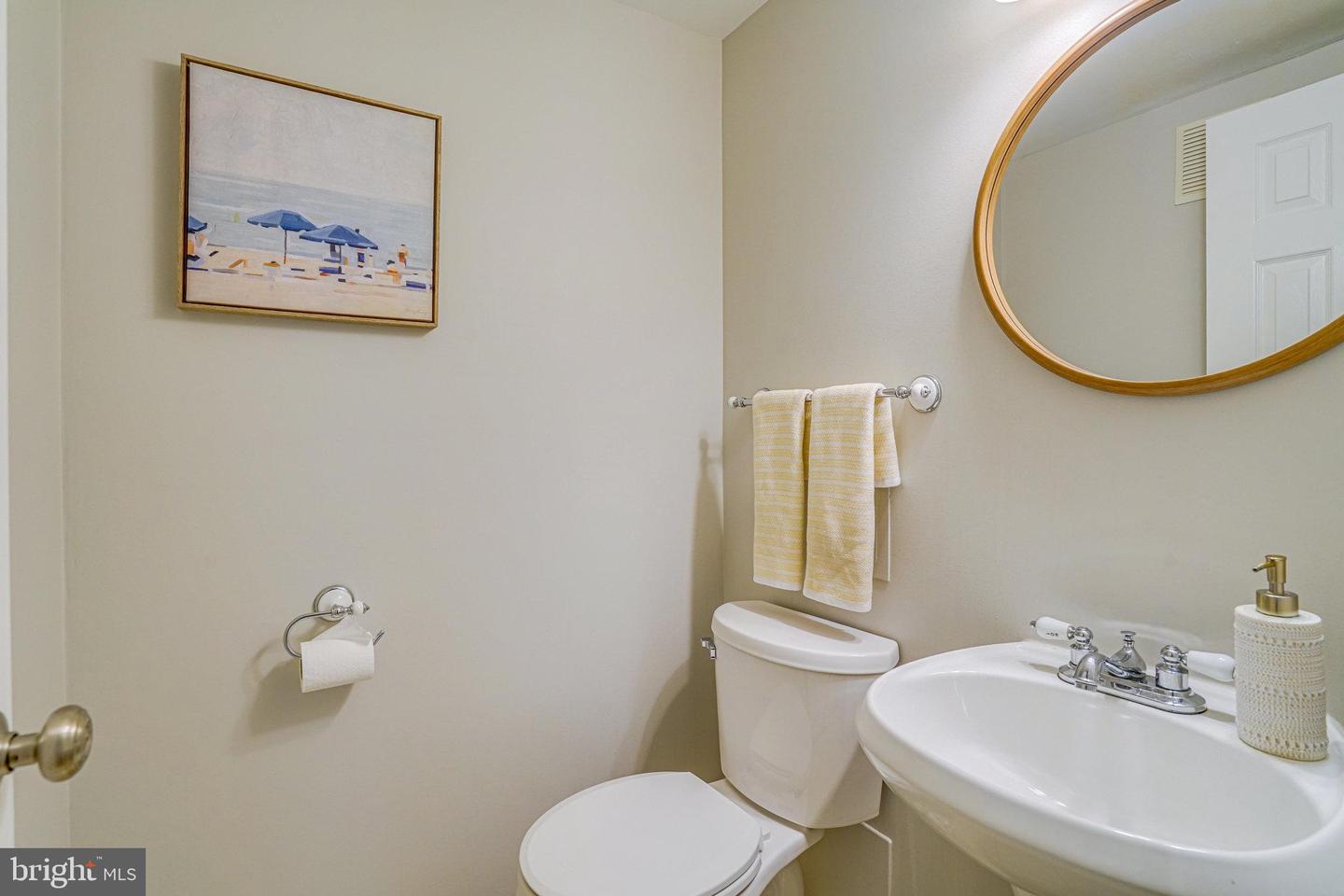 3817 LARCHWOOD RD, FALLS CHURCH, Virginia 22041, 3 Bedrooms Bedrooms, ,2 BathroomsBathrooms,Residential,For sale,3817 LARCHWOOD RD,VAFX2247430 MLS # VAFX2247430