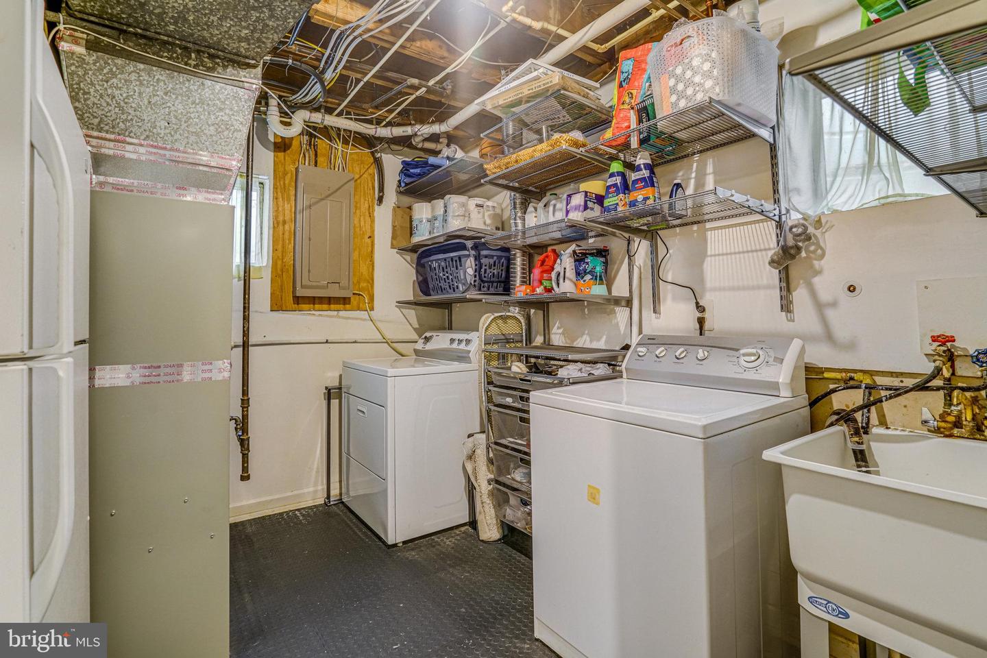 3817 LARCHWOOD RD, FALLS CHURCH, Virginia 22041, 3 Bedrooms Bedrooms, ,2 BathroomsBathrooms,Residential,For sale,3817 LARCHWOOD RD,VAFX2247430 MLS # VAFX2247430