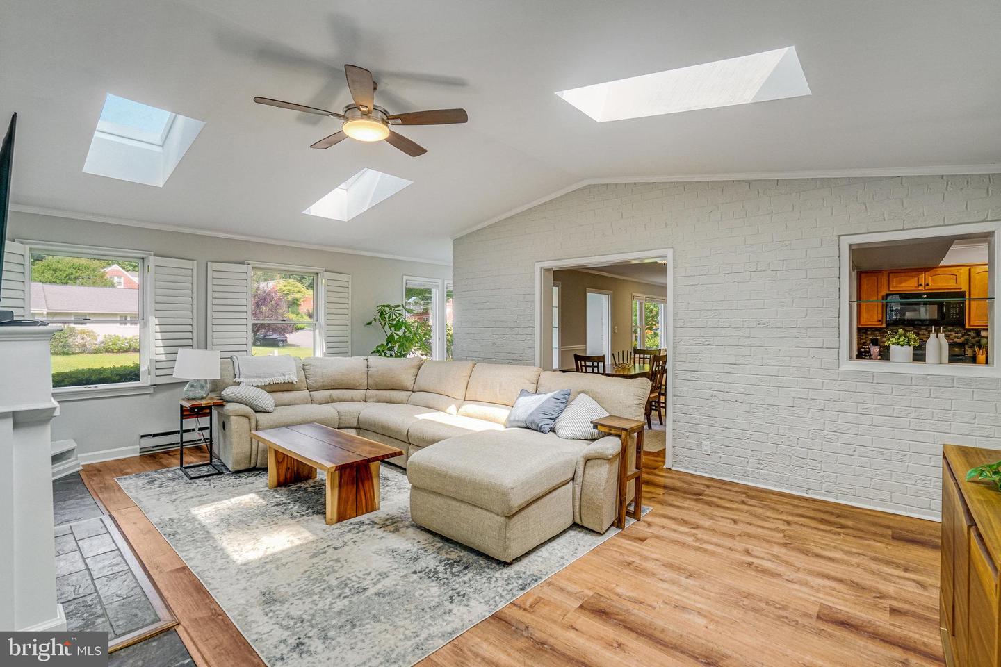 3817 LARCHWOOD RD, FALLS CHURCH, Virginia 22041, 3 Bedrooms Bedrooms, ,2 BathroomsBathrooms,Residential,For sale,3817 LARCHWOOD RD,VAFX2247430 MLS # VAFX2247430