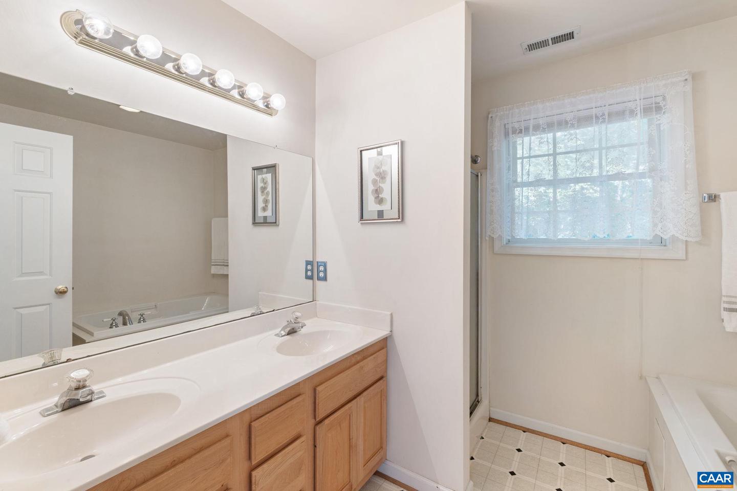 1 WEST LAKE FOREST DR, PALMYRA, Virginia 22963, 3 Bedrooms Bedrooms, ,2 BathroomsBathrooms,Residential,For sale,1 WEST LAKE FOREST DR,665715 MLS # 665715