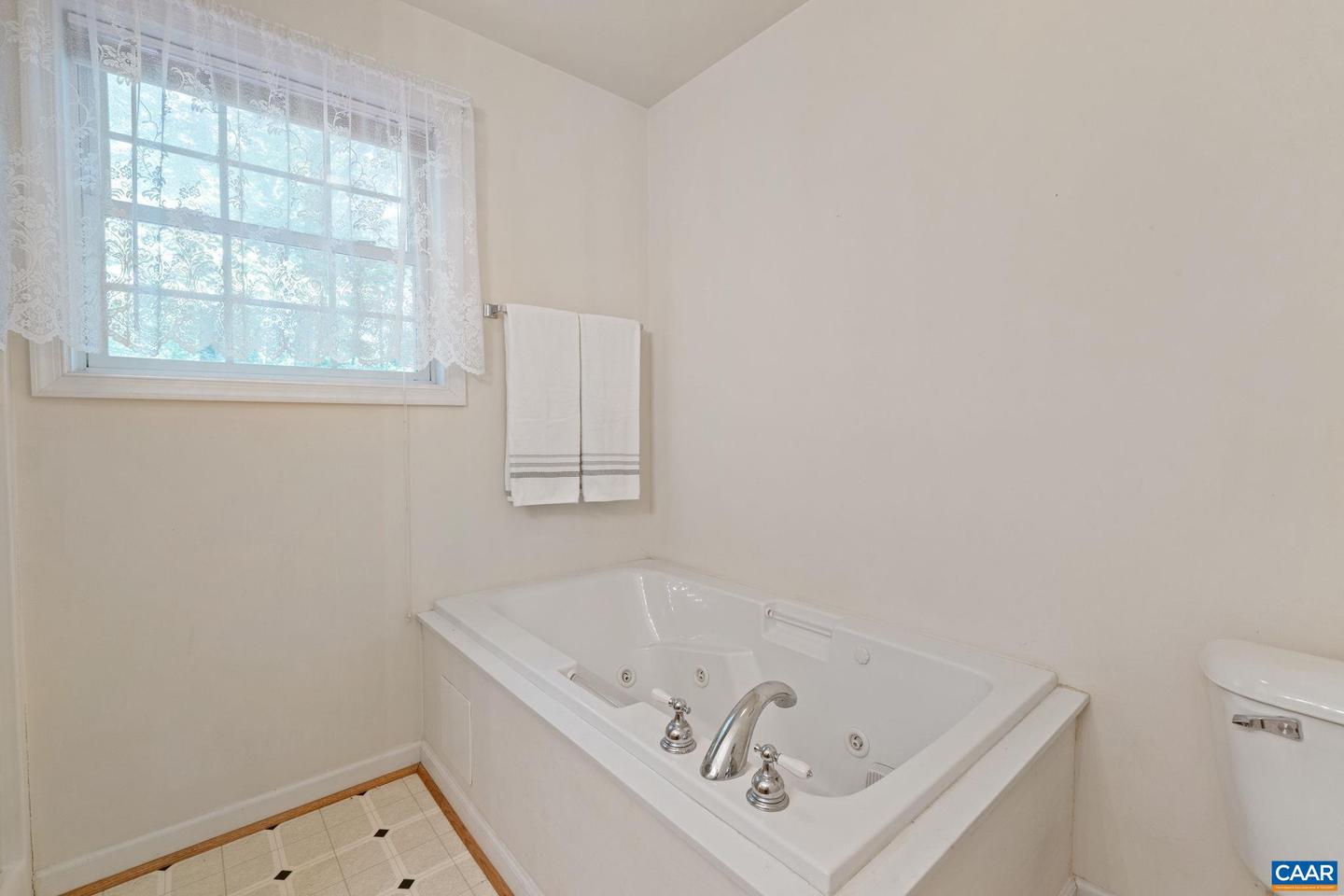 1 WEST LAKE FOREST DR, PALMYRA, Virginia 22963, 3 Bedrooms Bedrooms, ,2 BathroomsBathrooms,Residential,For sale,1 WEST LAKE FOREST DR,665715 MLS # 665715