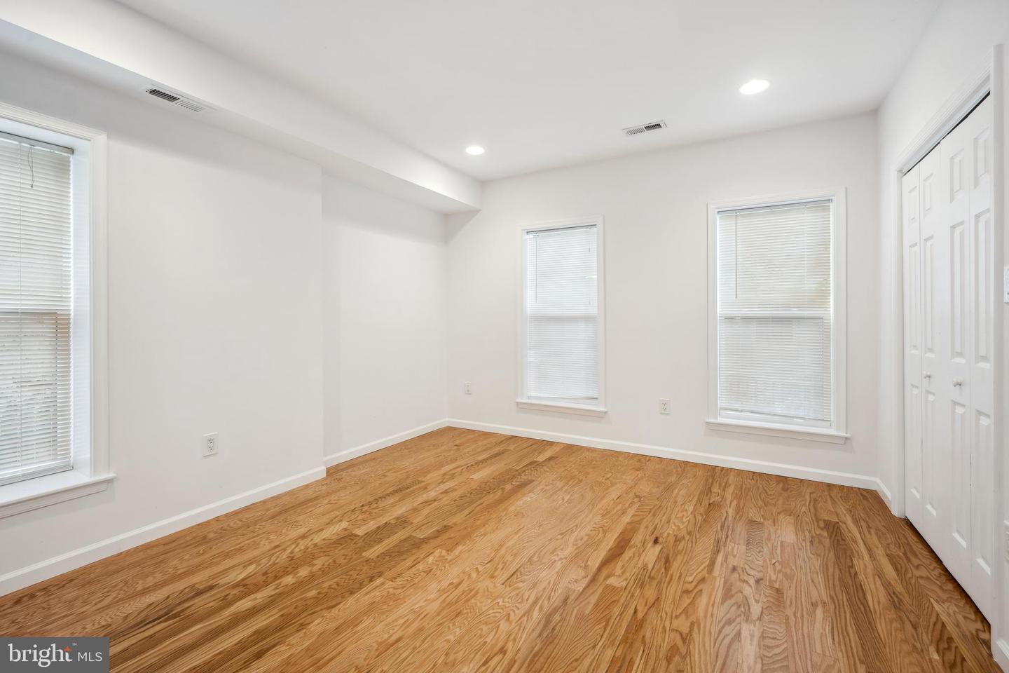 760 GRESHAM PL NW, WASHINGTON, District Of Columbia 20001, 5 Bedrooms Bedrooms, ,4 BathroomsBathrooms,Residential,For sale,760 GRESHAM PL NW,DCDC2205718 MLS # DCDC2205718