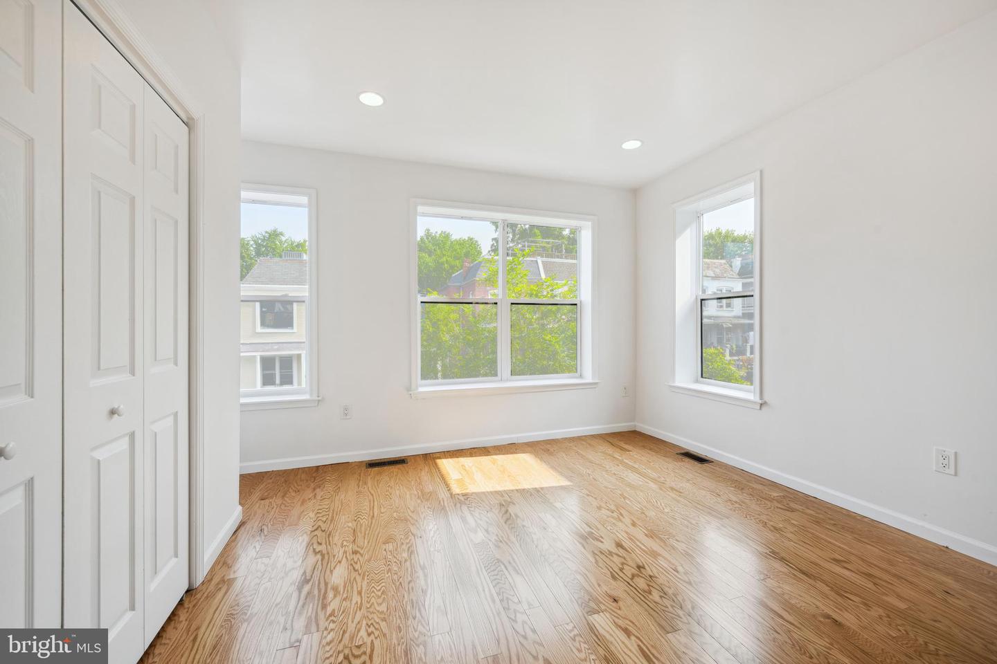 760 GRESHAM PL NW, WASHINGTON, District Of Columbia 20001, 5 Bedrooms Bedrooms, ,4 BathroomsBathrooms,Residential,For sale,760 GRESHAM PL NW,DCDC2205718 MLS # DCDC2205718