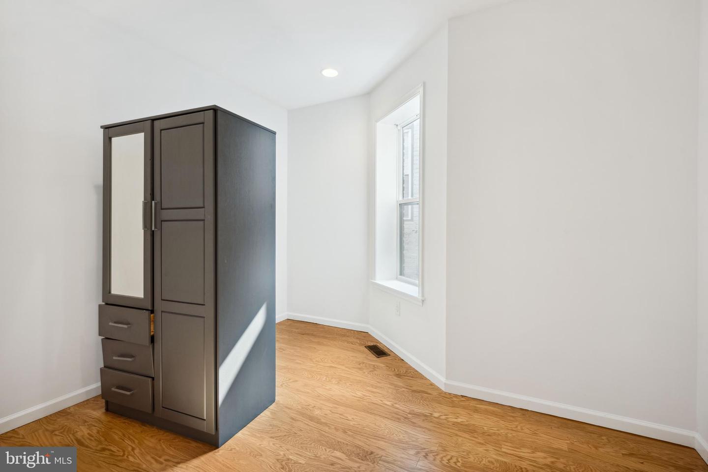 760 GRESHAM PL NW, WASHINGTON, District Of Columbia 20001, 5 Bedrooms Bedrooms, ,4 BathroomsBathrooms,Residential,For sale,760 GRESHAM PL NW,DCDC2205718 MLS # DCDC2205718
