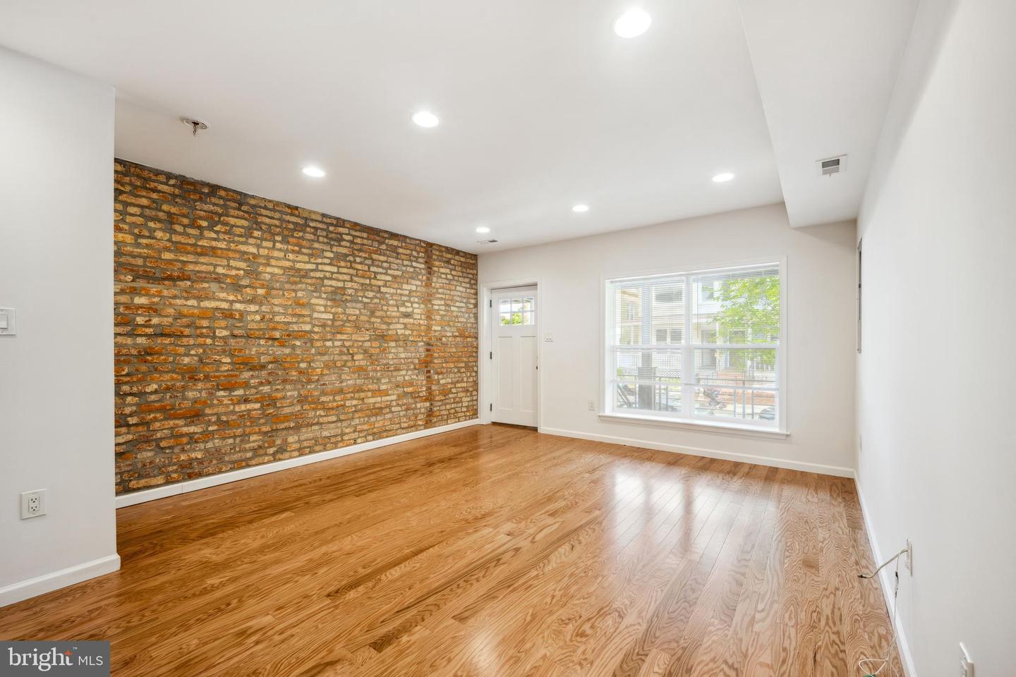 760 GRESHAM PL NW, WASHINGTON, District Of Columbia 20001, 5 Bedrooms Bedrooms, ,4 BathroomsBathrooms,Residential,For sale,760 GRESHAM PL NW,DCDC2205718 MLS # DCDC2205718