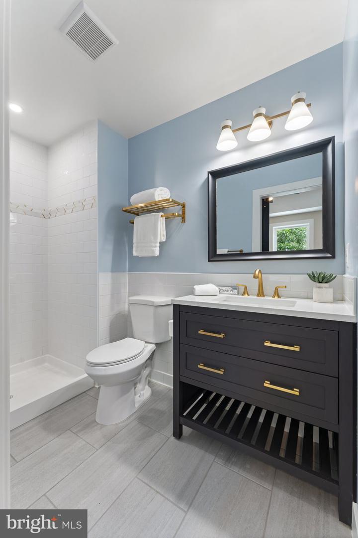 1505 E ST SE, WASHINGTON, District Of Columbia 20003, 3 Bedrooms Bedrooms, ,3 BathroomsBathrooms,Residential,For sale,1505 E ST SE,DCDC2205582 MLS # DCDC2205582