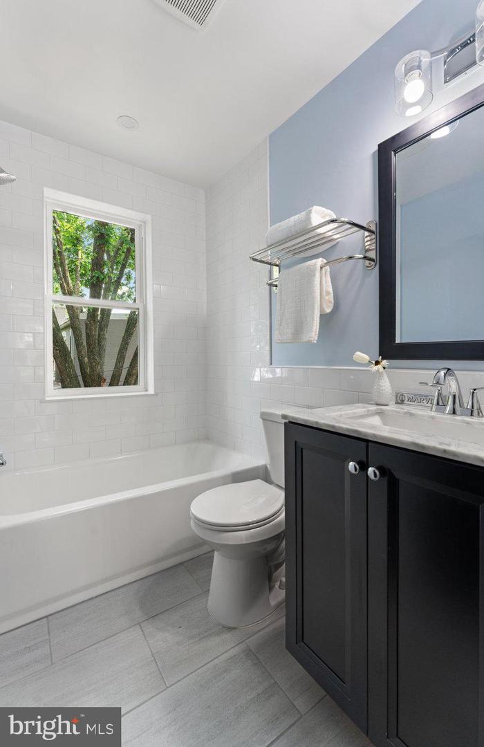 1505 E ST SE, WASHINGTON, District Of Columbia 20003, 3 Bedrooms Bedrooms, ,3 BathroomsBathrooms,Residential,For sale,1505 E ST SE,DCDC2205582 MLS # DCDC2205582