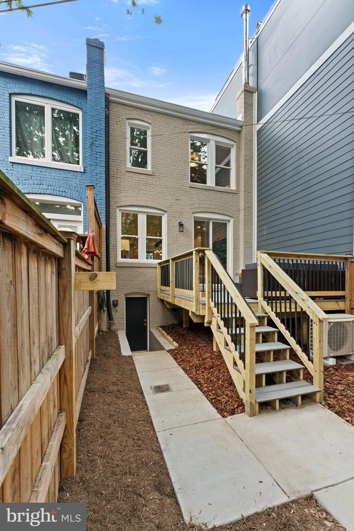 1505 E ST SE, WASHINGTON, District Of Columbia 20003, 3 Bedrooms Bedrooms, ,3 BathroomsBathrooms,Residential,For sale,1505 E ST SE,DCDC2205582 MLS # DCDC2205582