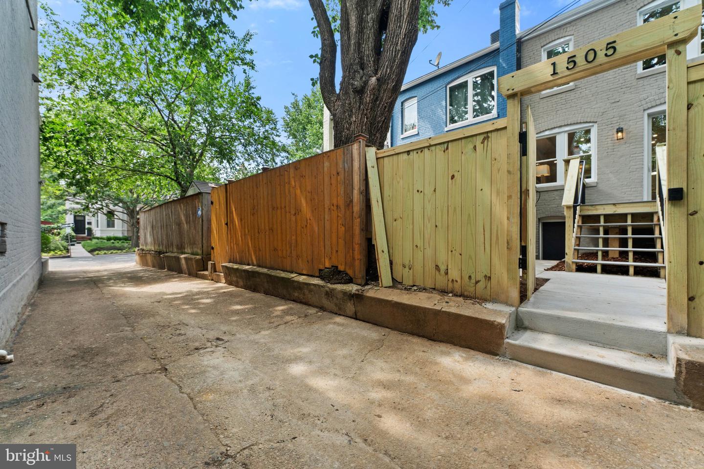 1505 E ST SE, WASHINGTON, District Of Columbia 20003, 3 Bedrooms Bedrooms, ,3 BathroomsBathrooms,Residential,For sale,1505 E ST SE,DCDC2205582 MLS # DCDC2205582