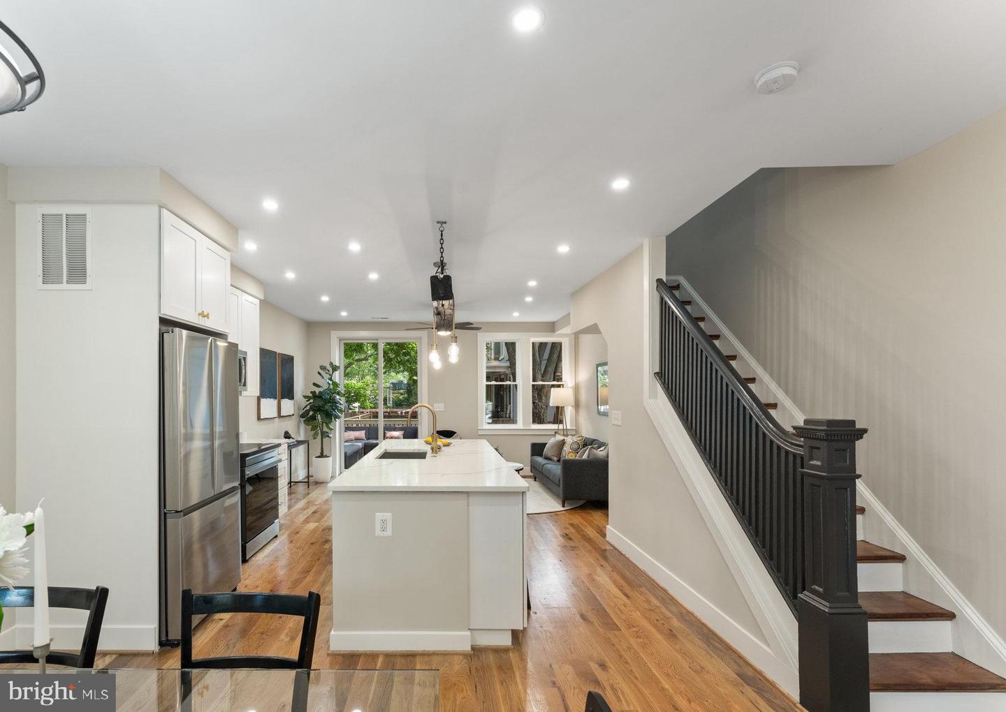 1505 E ST SE, WASHINGTON, District Of Columbia 20003, 3 Bedrooms Bedrooms, ,3 BathroomsBathrooms,Residential,For sale,1505 E ST SE,DCDC2205582 MLS # DCDC2205582